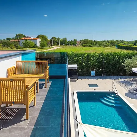 Radosi 度假居 波雷奇